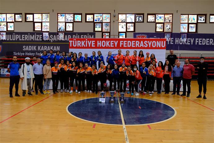 KADINLAR SALON HOKEYİ BİRİNCİ LİG ŞAMPİYONU TÜRKOĞLU BELEDİYE MARAŞ