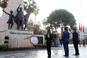 ÖĞRETMENLER GÜNÜ TÖRENLE KUTLANDI