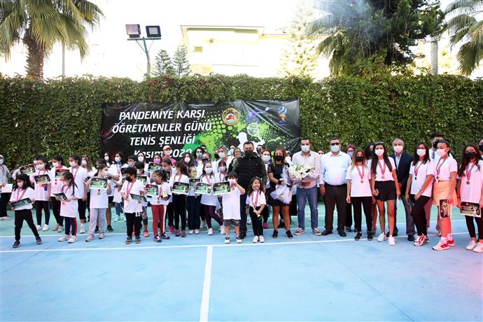 PANDEMİYE KARŞI ÖĞRETMENLER GÜNÜ ŞENLİĞİ SONA ERDİ