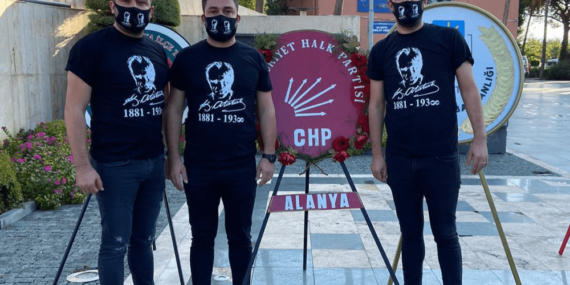 CHP’li gençler Atatürk’ü andı
