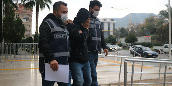 DOLANDIRICI MAHMUTLAR’DA YAKALANDI