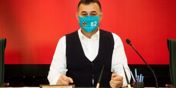 BAŞKAN YÜCEL 82 TEMALI MASKE İLE 2021 YILI İÇİN “İL OLMA” MESAJI VERDİ