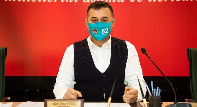 BAŞKAN YÜCEL 82 TEMALI MASKE İLE 2021 YILI İÇİN “İL OLMA” MESAJI VERDİ