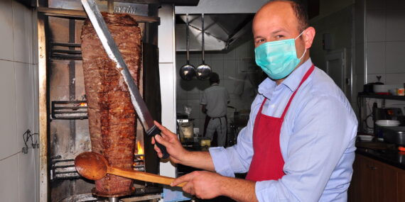 Odun Ateşinde, ‘Yaprak ET Döner’ Çorbacı Akay’da