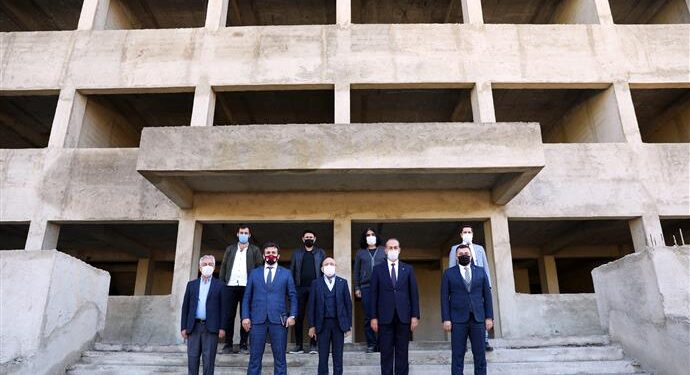 MAHMUTLAR YENİ OKULUNA KAVUŞUYOR