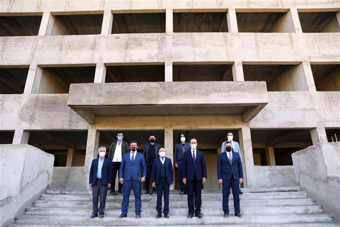 MAHMUTLAR YENİ OKULUNA KAVUŞUYOR