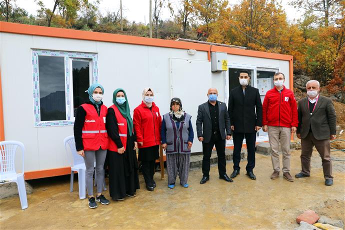 NAZMİYE TEYZE VE OĞLU SICAK YUVASINA KAVUŞTU