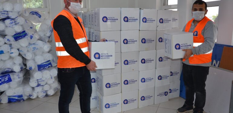 Büyükşehir ihtiyaç sahiplerinin yanında