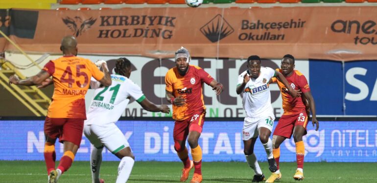 Sadece 3 puan kaybettin ama gönülleri fethettin Alanyaspor