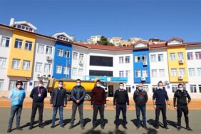 ALANYA BELEDİYESİ 107. OKULUN ÇEVRE DÜZENLEMESİNİ YAPTI SIKIŞTIRILMIŞ BETON TEKNİĞİ İLK KEZ UYGULANDI