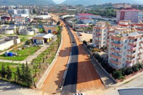 ALANYA BELEDİYESİ TRAFİK YOĞUNLUĞUNA ÇÖZÜM OLACAK YOLU ASFALTLIYOR