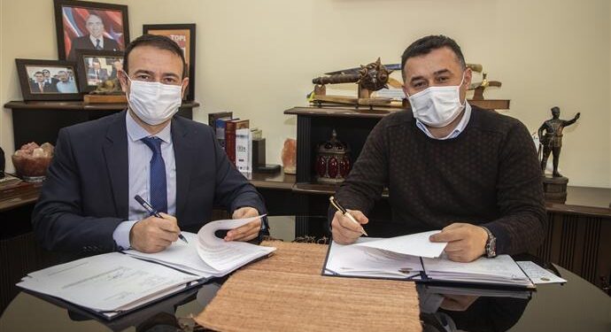 ALANYA’DA 30. TRIATLON YARIŞLARI İÇİN İMZALAR ATILDI