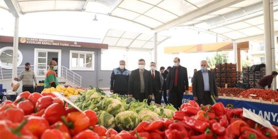 AVSALLAR KAPALI PAZAR YERİ HİZMETE AÇILDI BAŞKAN YÜCEL PAZAR ESNAFIYLA DUAYA KATILDI