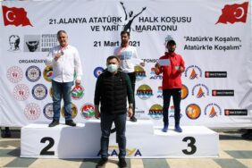 21. ALANYA ATATÜRK HALK KOŞUSU VE YARI MARATONU YAPILDI
