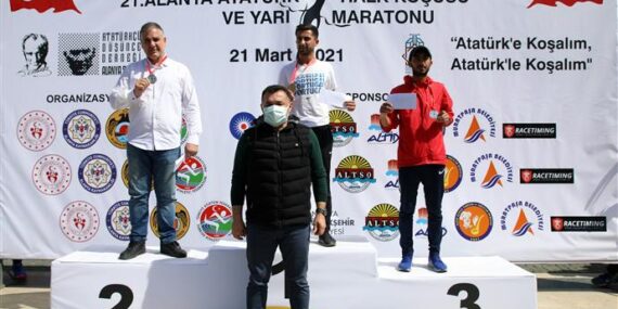 21. ALANYA ATATÜRK HALK KOŞUSU VE YARI MARATONU YAPILDI