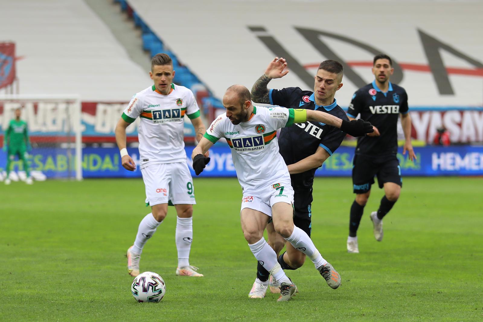 Alanyaspor fırtına gibi esti