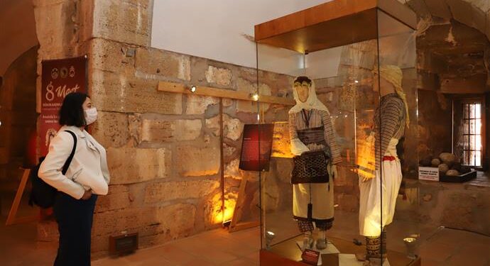 ANADOLU KADININI ANLATAN 8 MART SERGİSİ BÜYÜK İLGİ GÖRDÜ