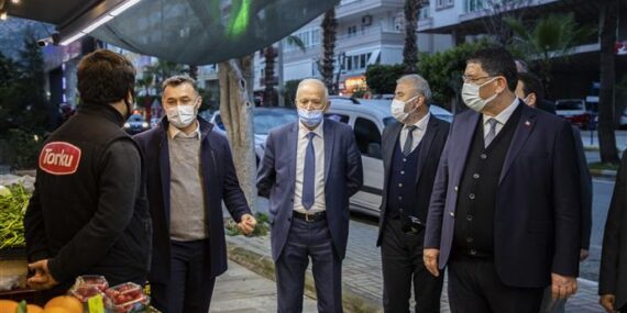 BAŞKAN YÜCEL ALANYA ESNAFININ TALEPLERİNİ DİNLEDİ