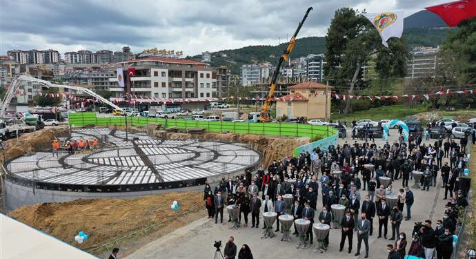 ALANYA BELEDİYESİ GÜNDÜZ BAKIMEVİ VE KREŞ PROJESİNİN TEMELİ ATILDI