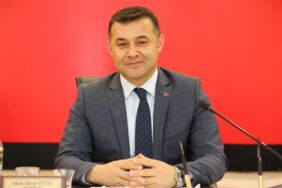 BAŞKAN YÜCEL 23 NİSAN ULUSAL EGEMENLİK VE ÇOCUK BAYRAMINI KUTLADI