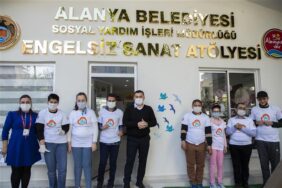 BAŞKAN YÜCEL OTİZMLİ BİREYLERLE BULUŞTU