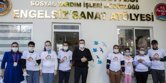 BAŞKAN YÜCEL OTİZMLİ BİREYLERLE BULUŞTU