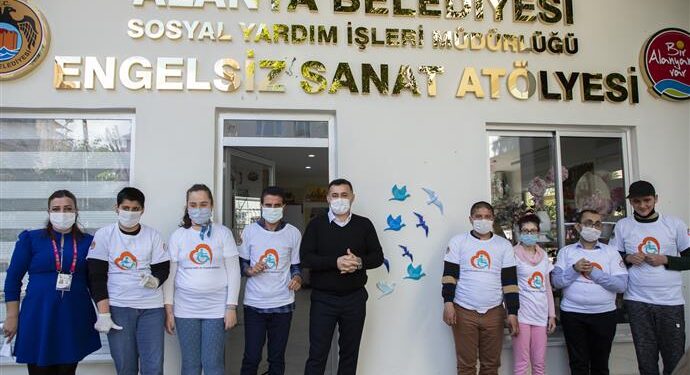 BAŞKAN YÜCEL OTİZMLİ BİREYLERLE BULUŞTU