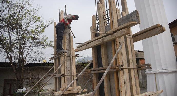 DEMİRTAŞ MERKEZ CAMİİ’NDE ŞADIRVAN VE TUVALET YAPIM ÇALIŞMALARI BAŞLADI