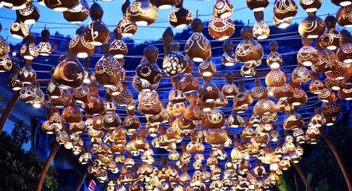 KABAK SOKAĞI YENİDEN IŞIL IŞIL