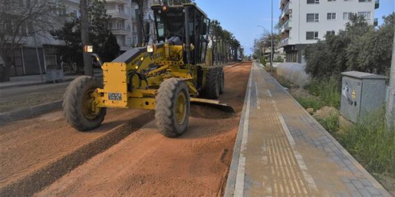 MAHMUTLAR “AHMET YATMAZ CADDESİ” SİL BAŞTAN YENİLENİYOR