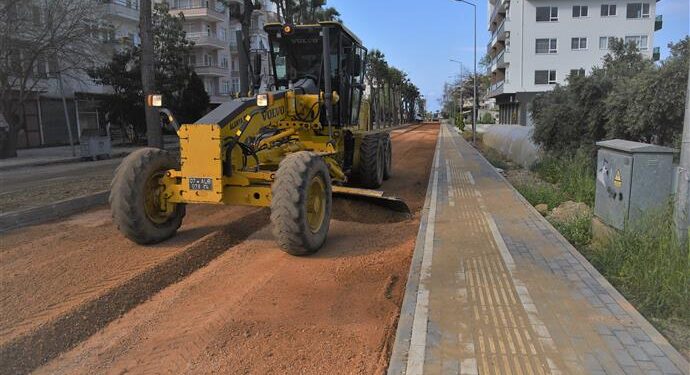 MAHMUTLAR “AHMET YATMAZ CADDESİ” SİL BAŞTAN YENİLENİYOR