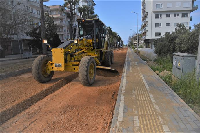 MAHMUTLAR “AHMET YATMAZ CADDESİ” SİL BAŞTAN YENİLENİYOR