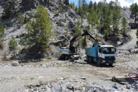 YAYLA YOLLARINDA BAKIM ONARIM ÇALIŞMASI BAŞLATILDI