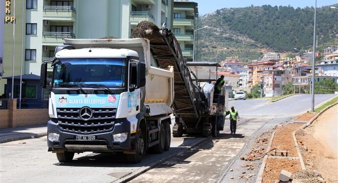 YENİ PRESTİJ CADDESİ’NDE SICAK ASFALT İÇİN HAZIRLIKLAR BAŞLADI