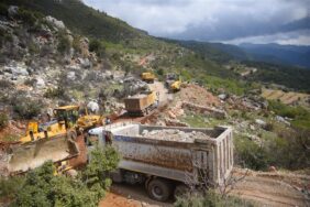 YENİCE MAHALLESİ’NDE 5 KİLOMETRE YOL ÇALIŞMASI