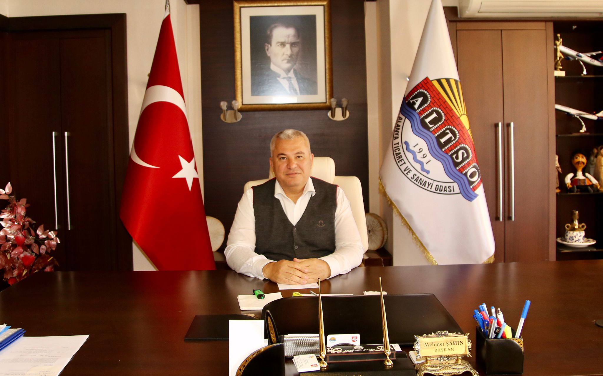 ŞAHİN: “BANKALAR, SGK VE VERGİ DARİESİ’DE KAPATILSIN”