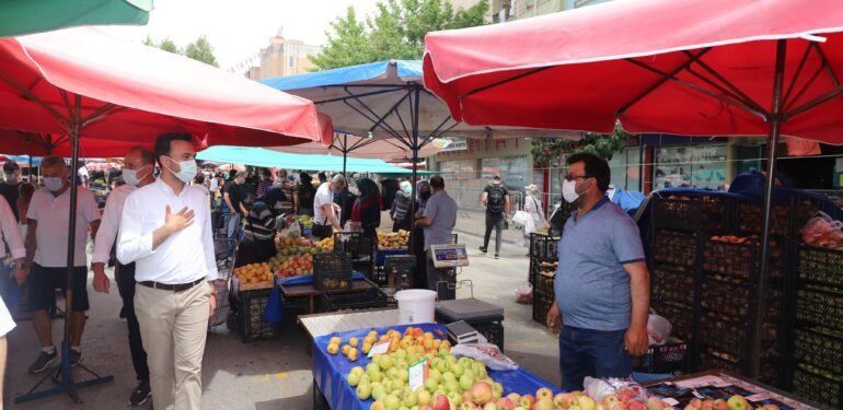 Toklu pazar yeri ve balık halini ziyaret etti