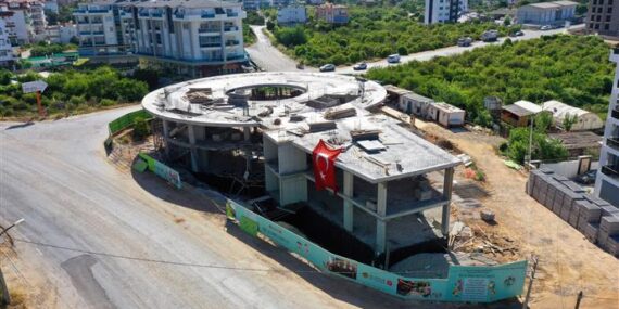 Alanya Belediyesi Kresş ve Gündüz Bakımevi hızla yükseliyor