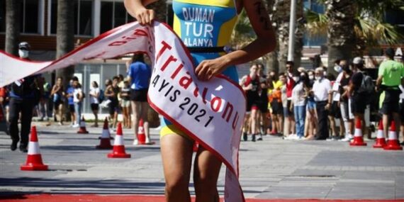 ALANYA BELEDİYESİ TRIATLON TAKIMI GURURLANDIRDI