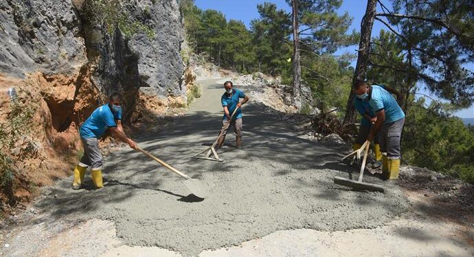 ALANYA BELEDİYESİ’NDEN SÜLEYMANLAR’A BETON YOL ÇALIŞMASI