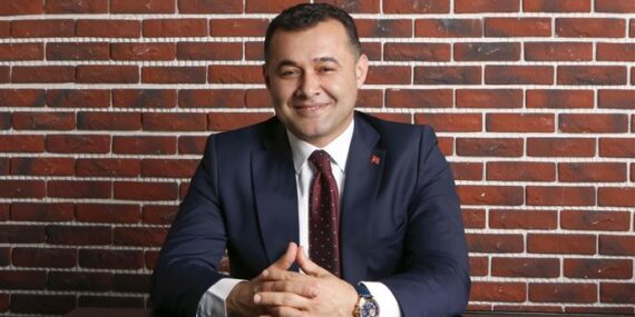 BAŞKAN YÜCEL VATANDAŞLARIN RAMAZAN BAYRAMINI TEBRİK ETTİ