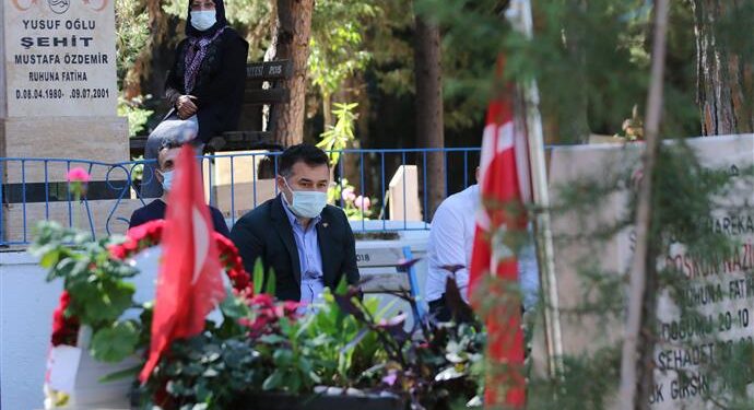 BAŞKAN YÜCEL’DEN RAMAZAN BAYRAMI ÖNCESİ ŞEHİTLİĞE ZİYARET