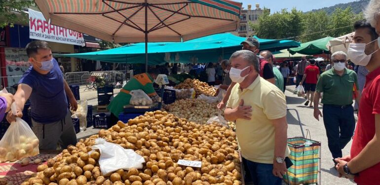 CHP Pazar Esnafını Ziyaret Etti