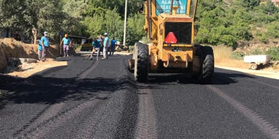 Çıplaklı Fatih Caddesi’ne sıcak asfalt