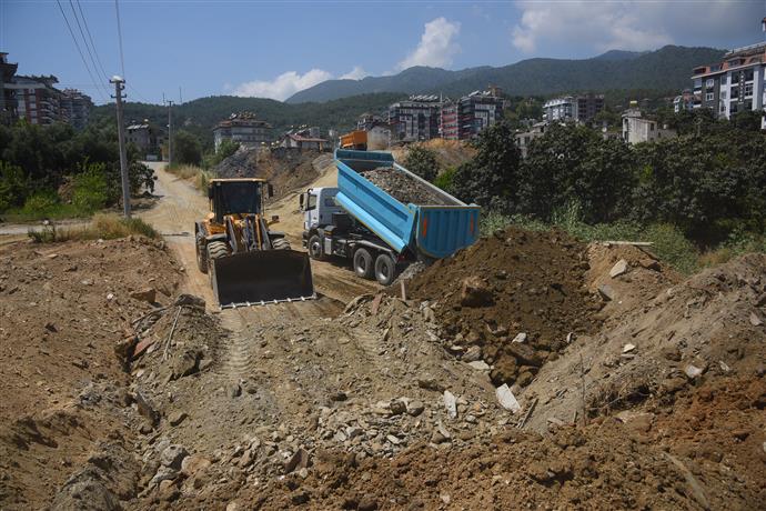 ÇIPLAKLI MAHALLESİ YENİ İMAR YOLUYLA OBA ÇARŞAMBA CADDESİ’NE BAĞLANIYOR