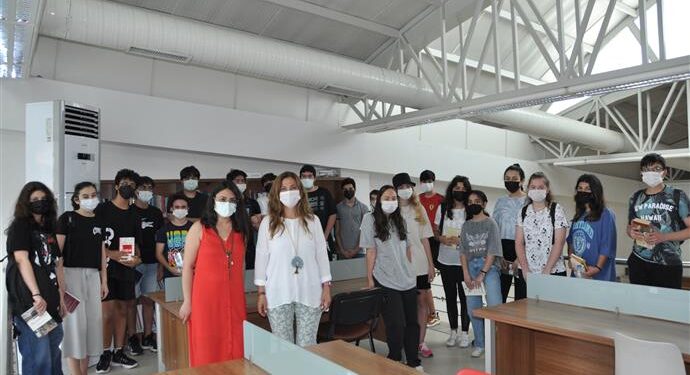 Emine Hacıkura Kütüphanesine yoğun ilgi