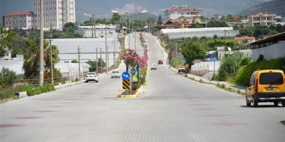 KONAKLI MAHALLESİ’NİN CADDE VE KALDIRIMLARI YENİLENİYOR