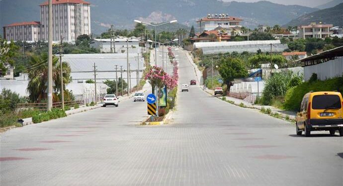 KONAKLI MAHALLESİ’NİN CADDE VE KALDIRIMLARI YENİLENİYOR