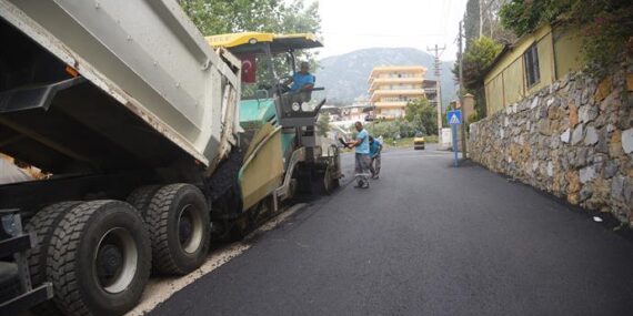 MAHMUTLAR KÜVES VE RECEPLİ’NİN ASFALTI TAMAMLANDI
