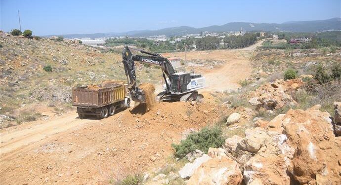 TÜRKLER VE TOSLAK’TA YENİ YOL ÇALIŞMASI